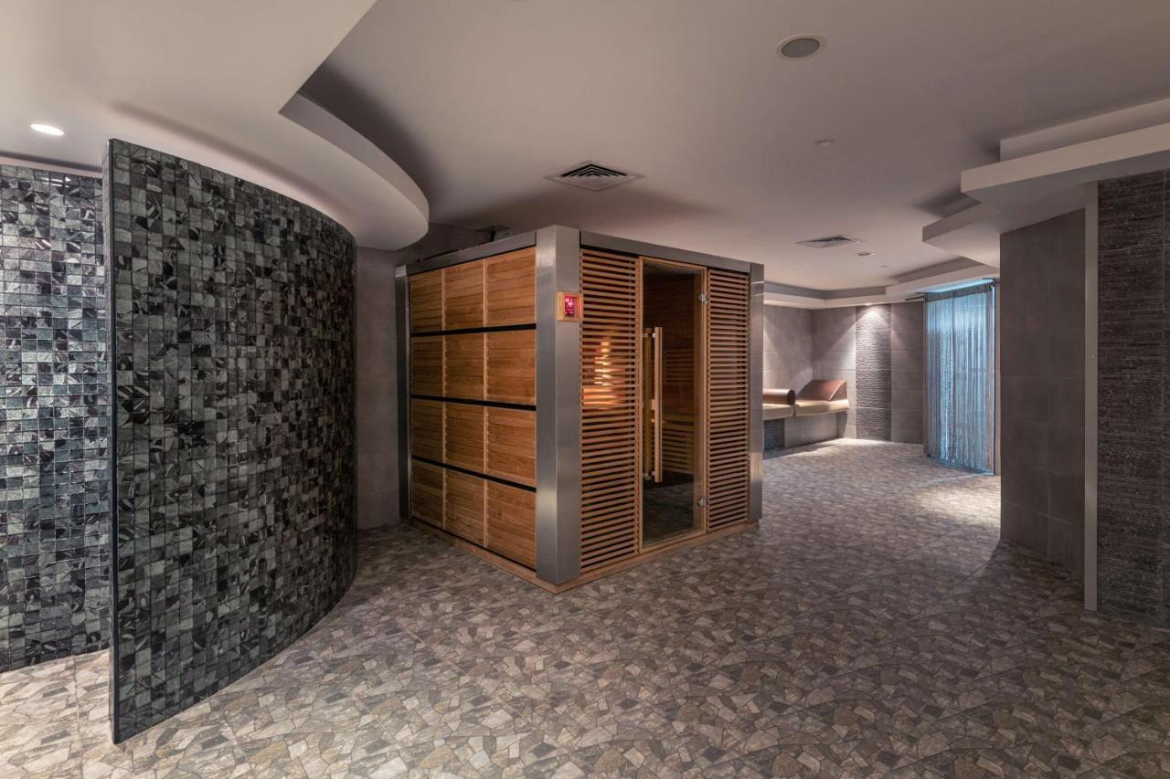 Radisson Blu Hotel, Kuwait Kuwait City Exterior foto The spa at the InterContinental London The O2