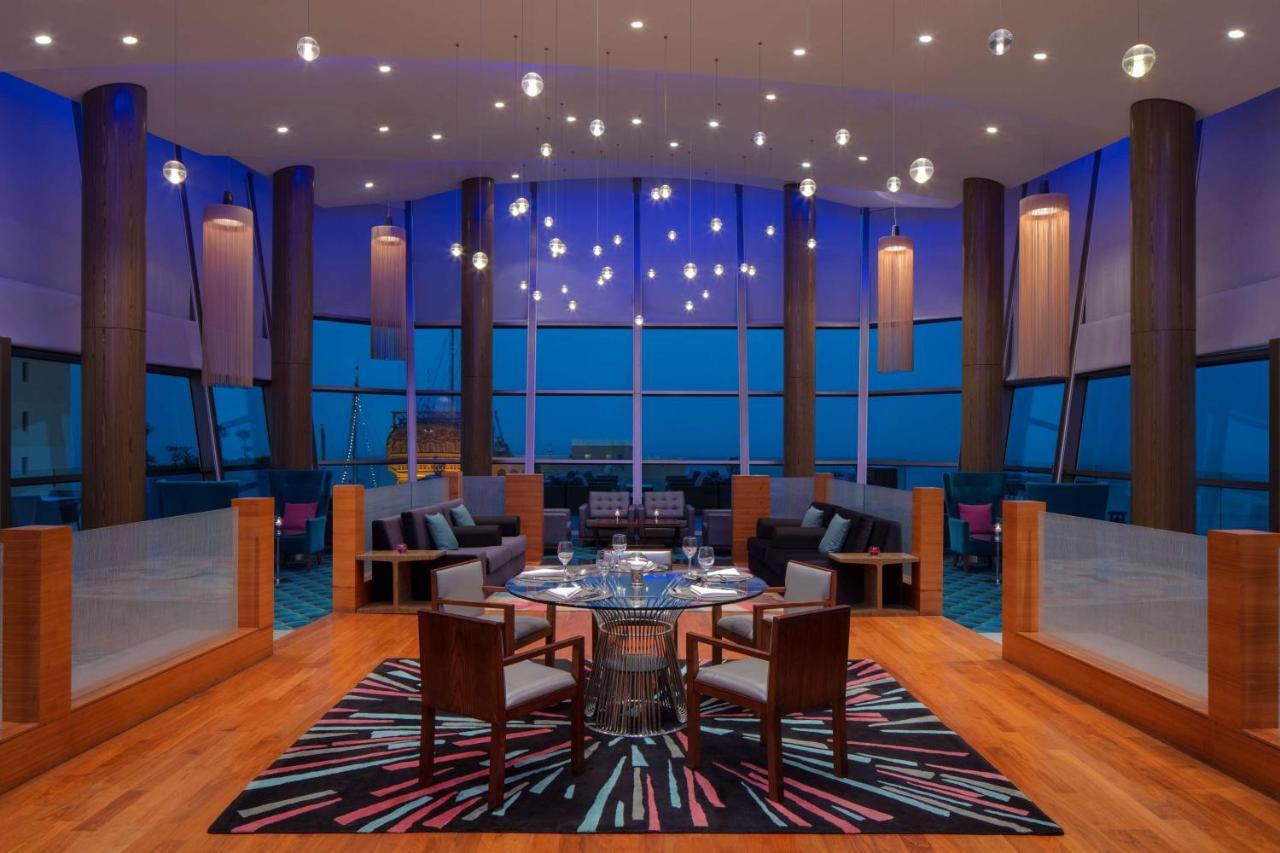 Radisson Blu Hotel, Kuwait Kuwait City Exterior foto The Sky Bar