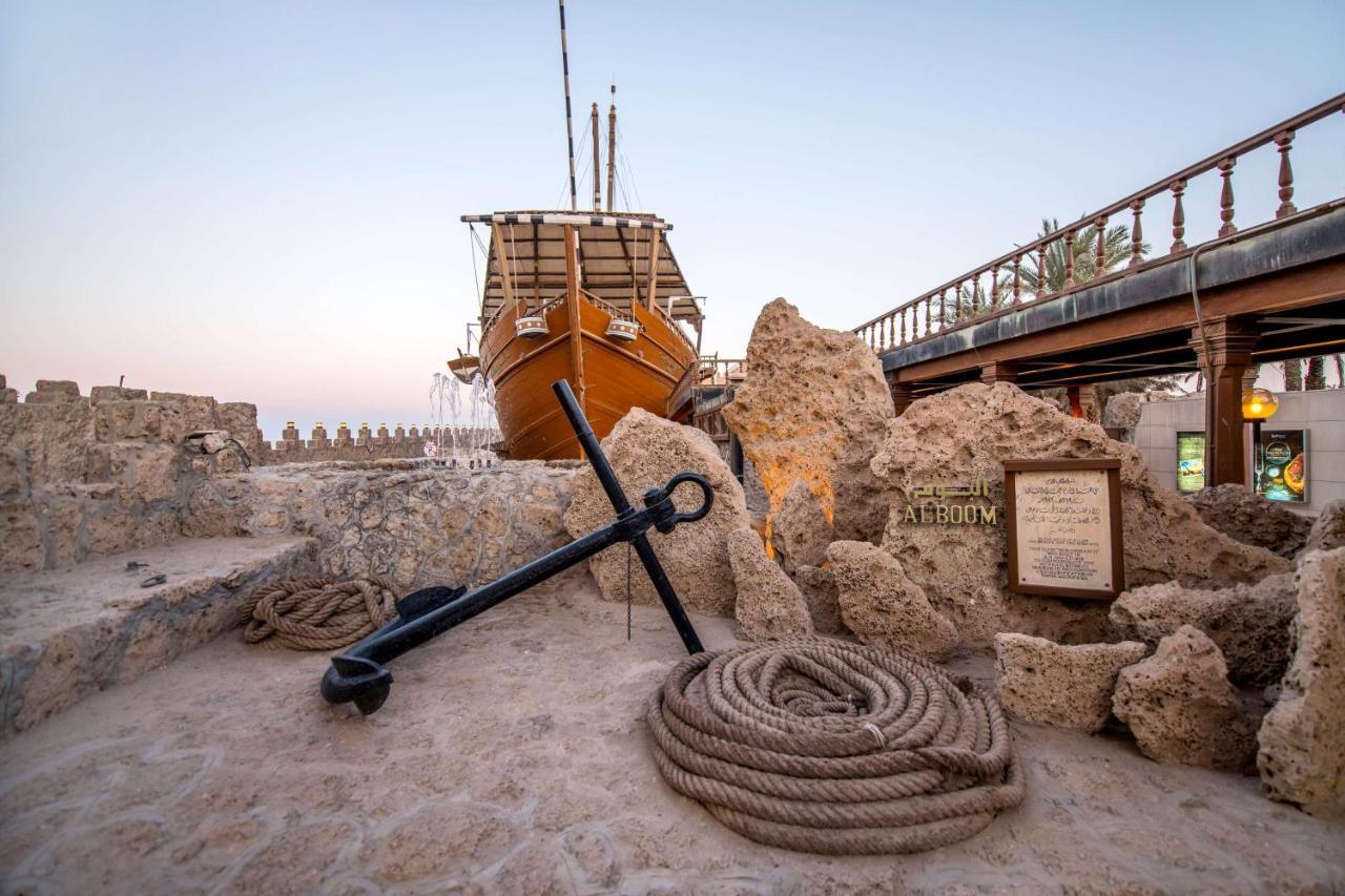Radisson Blu Hotel, Kuwait Kuwait City Exterior foto The fort's dock