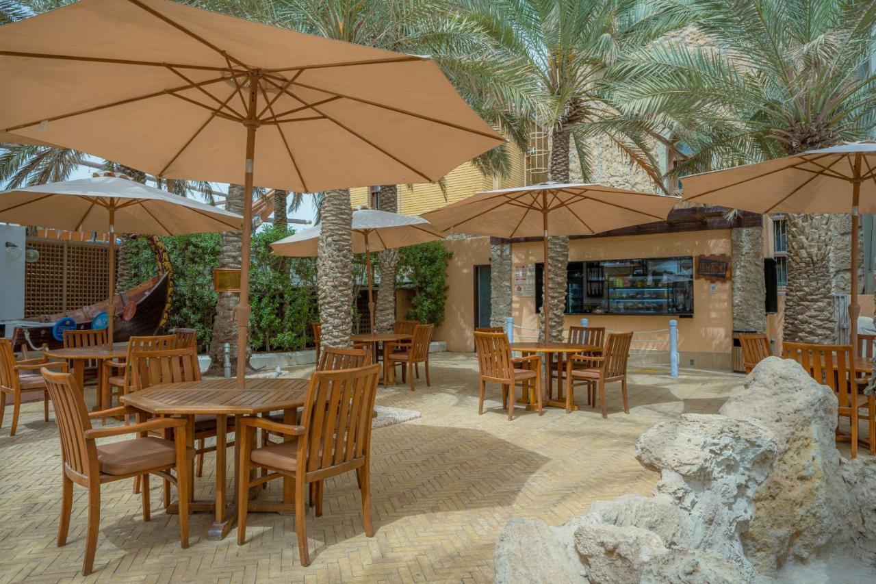 Radisson Blu Hotel, Kuwait Kuwait City Exterior foto The Mirage