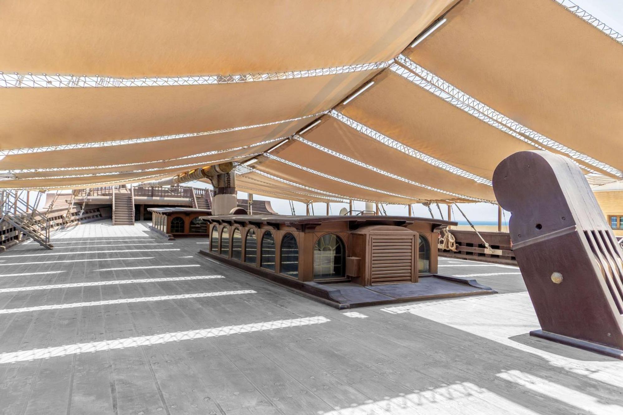 Radisson Blu Hotel, Kuwait Kuwait City Exterior foto The interior of the museum